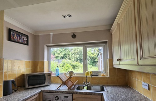 Welford House | 3 Bed House - Sleeps 7 - Parking - Wifi