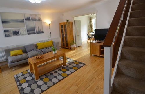 Fairfield House | 3 Bed house with Parking in Croydon - 15min to London Bridge & Gatwick Airport