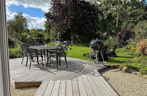 Evran House | 3 bed house with private enclosed garden and play area, 10 min from Dinan