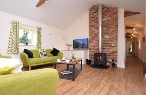 Alford House | 3 Bed in Alford 55963