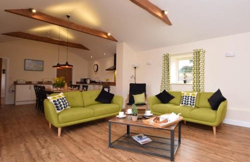 Alford House | 3 Bed in Alford 55963
