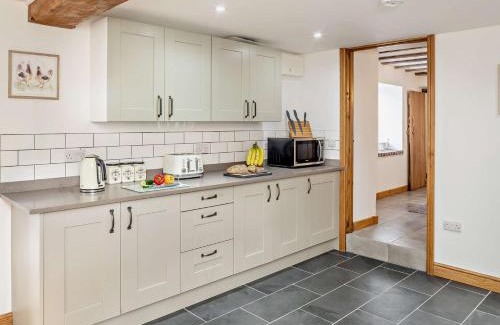 Bala House | 3 Bed in Bala 91365