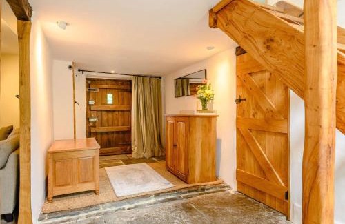 South Perrott House | 3 Bed in Beaminster 87914