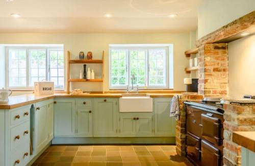 South Perrott House | 3 Bed in Beaminster 87914