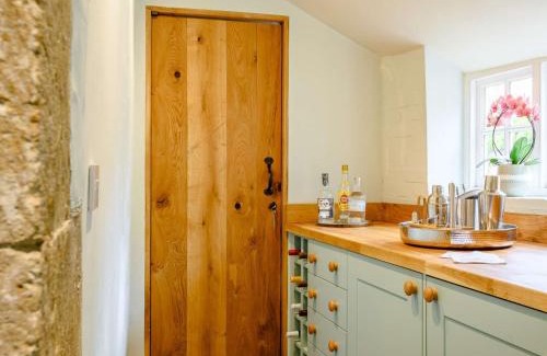 South Perrott House | 3 Bed in Beaminster 87914