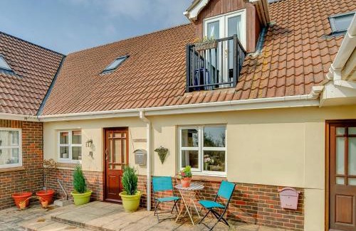 Newport House | 3 bed in Brighstone IC041