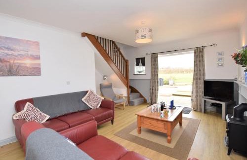 Newport House | 3 bed in Brighstone IC041