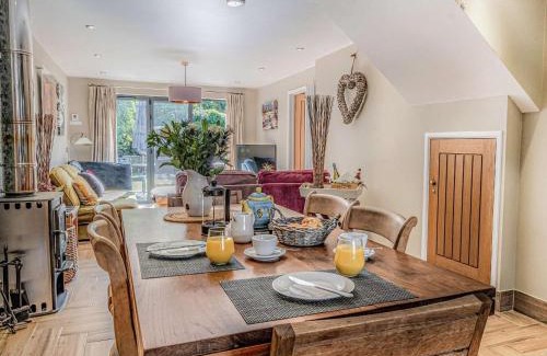 New Forest District House | 3 Bed in Brockenhurst 55301