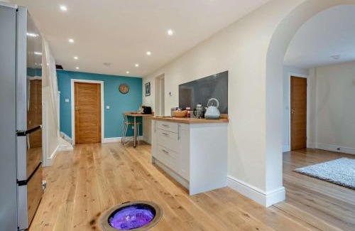 Broughton House | 3 Bed in Broughton 94143