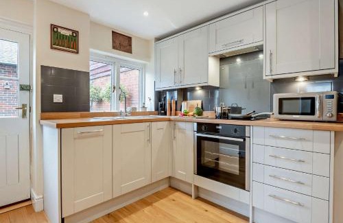 Broughton House | 3 Bed in Broughton 94143