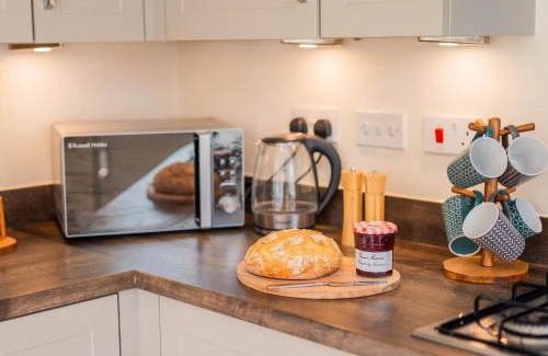 Buxton House | 3 Bed in Buxton 91785