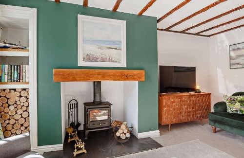 Amlwch House | 3 Bed in Cemaes 92812