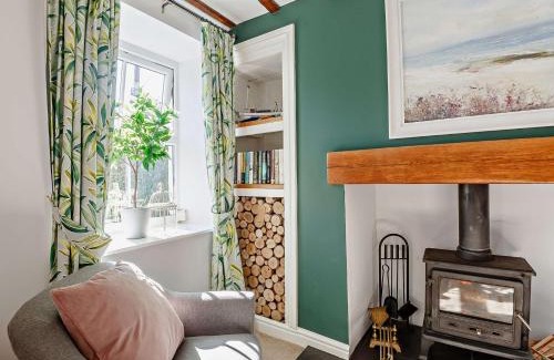 Amlwch House | 3 Bed in Cemaes 92812