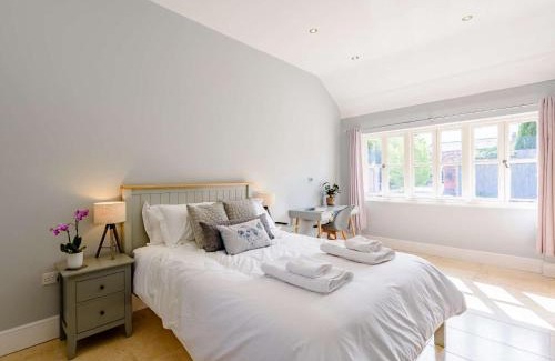 Ledsham House | 3 Bed in Chester 82909