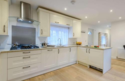 Corfe House | 3 Bed in Corfe Castle 81369