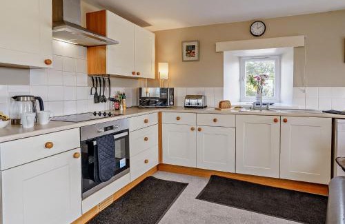 Cosheston House | 3 Bed in Cosheston 90731