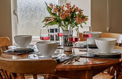 Cosheston House | 3 Bed in Cosheston 90732