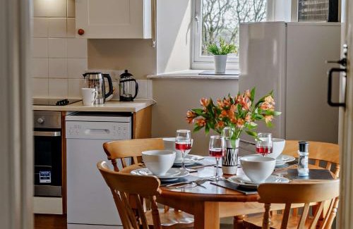 Cosheston House | 3 Bed in Cosheston 90732