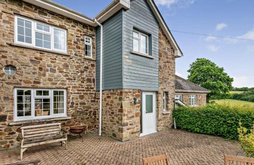 Broadwoodkelly House | 3 Bed in Crediton FRIAR