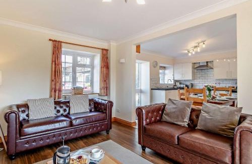 Broadwoodkelly House | 3 Bed in Crediton FRIAR