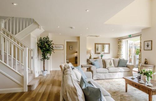 Dorchester House | 3 Bed in Dorchester 75244