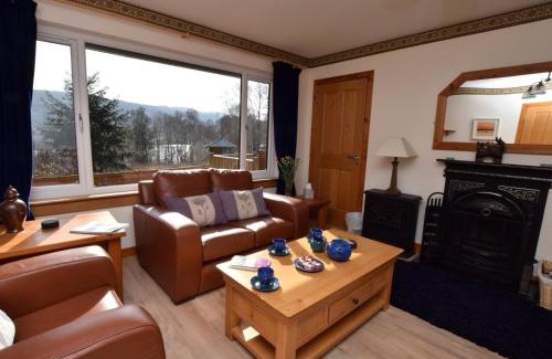 Balnain House | 3 Bed in Drumnadrochit IN633