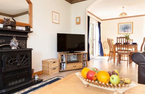 Balnain House | 3 Bed in Drumnadrochit IN633