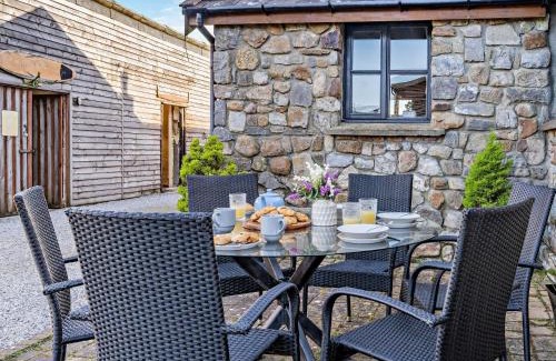 Crynant House | 3 Bed in Gower 93942