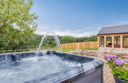 Bwlchgwyn House | 3 Bed in Gwynfryn 83938
