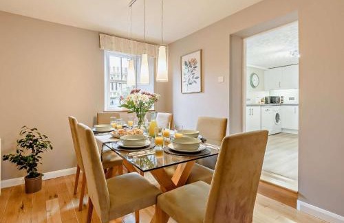 Egremont House | 3 Bed in Haile 90050