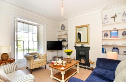 Kingsbridge House | 3 Bed in Kingsbridge 47410
