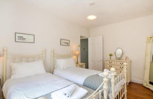 Kingsbridge House | 3 Bed in Kingsbridge 47410