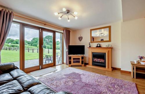 Fivelanes House | 3 Bed in Liskeard OLDOA