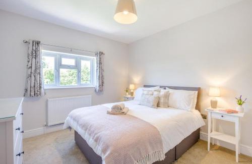 Clacton-on-Sea House | 3 Bed in Little Clacton oc-l32526