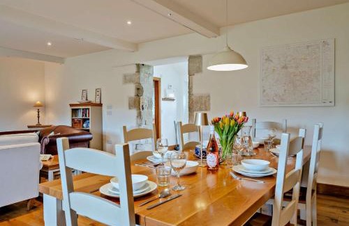 Shaftesbury House | 3 Bed in Melbury Abbas 48804