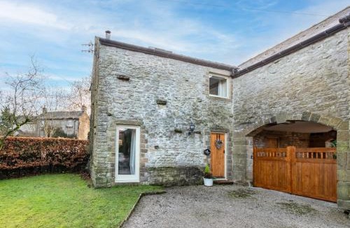 Monyash House | 3 Bed in Monyash 93504