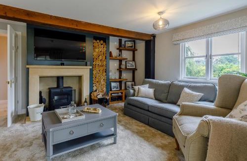 Aymestrey House | 3 Bed in Presteigne 78350