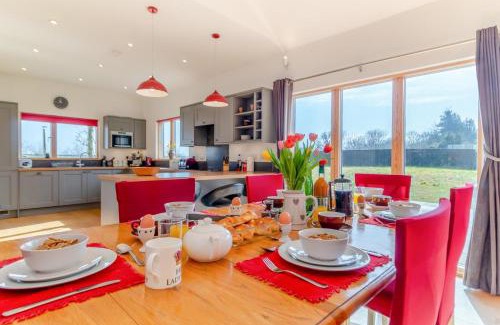 Beccles House | 3 Bed in South Cove oc-r30975