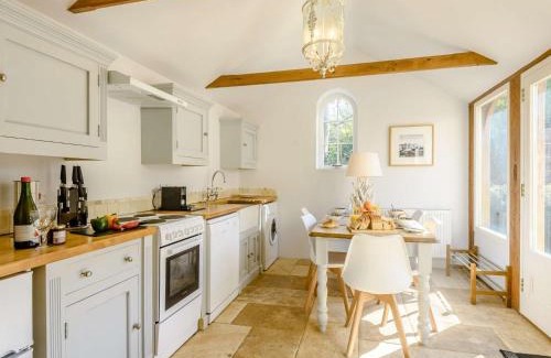 Thornham House | 3 Bed in Thornham KT104