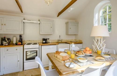 Thornham House | 3 Bed in Thornham KT104