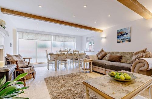 Whitchurch House | 3 Bed in Whitchurch 73192