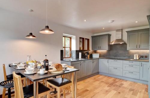 Low Catton House | 3 Bed in York 37254
