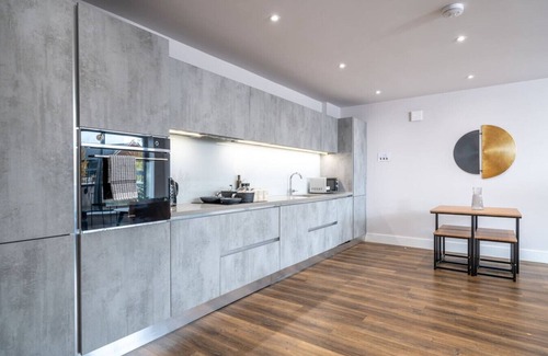 North Finchley Apartment | 3 bed LuxApartment-FreeParking