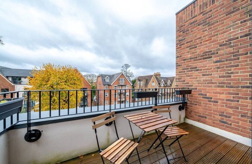 North Finchley Apartment | 3 bed LuxApartment-FreeParking