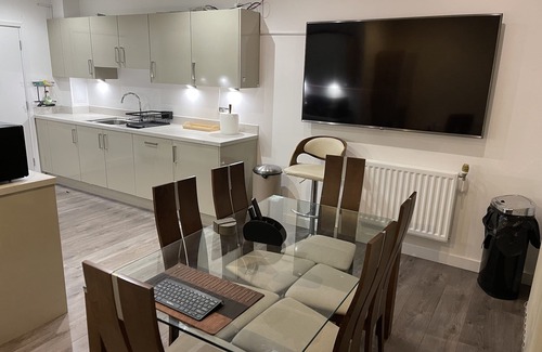 Newham House | 3 Bed Luxury House Beckton London
