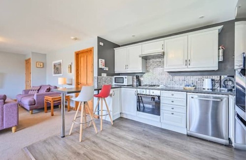 Winnard's Perch Cabin | 3 bed Luxury Lodge, Nr. Padstown(with private EV charger)nn