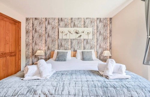 Winnard's Perch Cabin | 3 bed Luxury Lodge, Nr. Padstown(with private EV charger)nn