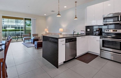 Silver Creek House | 3 bed Modern Town Home Close to Disney 1447RC