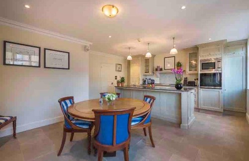 Knightsbridge Apartment | 3 Bed Penthouse Apartment Next To Harrods.