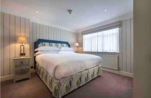 Knightsbridge Apartment | 3 Bed Penthouse Apartment Next To Harrods.